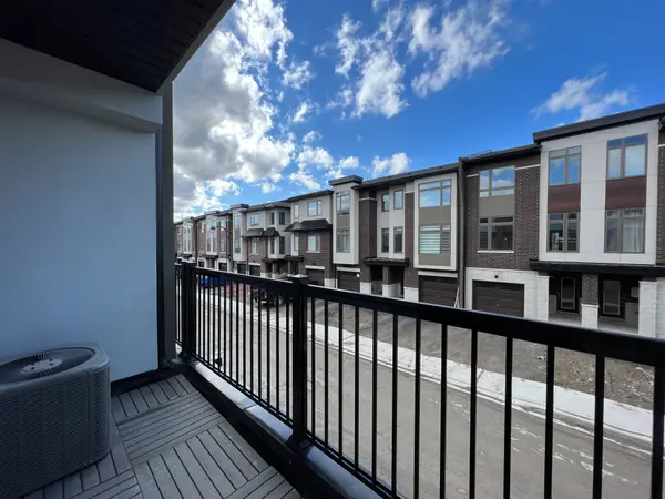 250 Finch AVE #211, Pickering, ON L1V 0G6