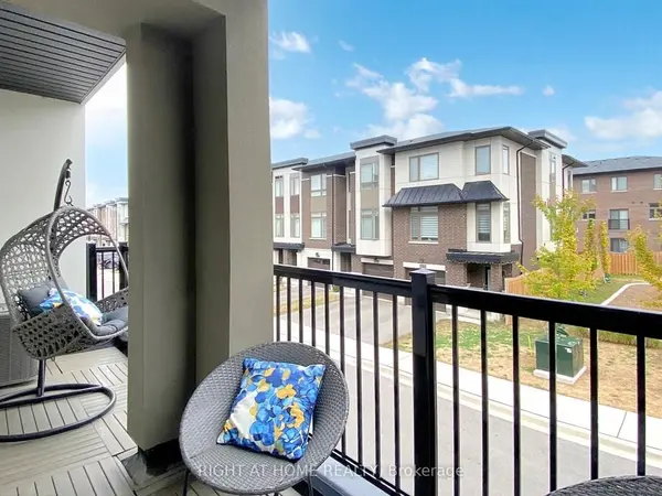 250 Finch AVE #211, Pickering, ON L1V 0G6