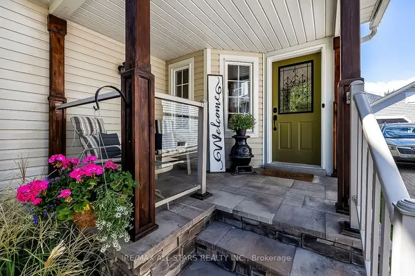 69 Matthewson PL, Whitby, ON L1M 1H4