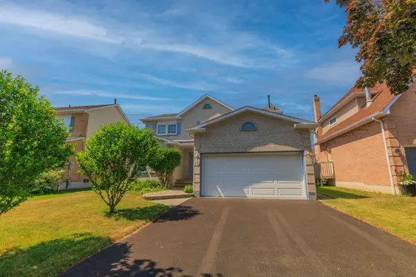 10 Holden CT, Whitby, ON L1N 9A1