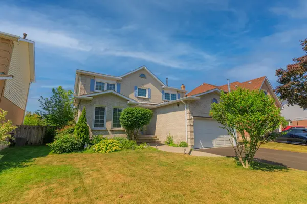 10 Holden CT, Whitby, ON L1N 9A1