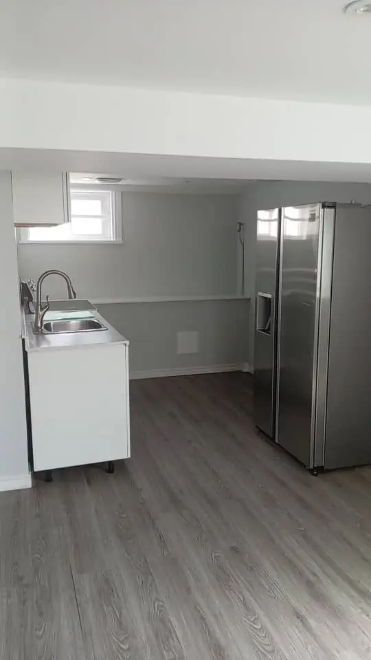 631 Crerar AVE, Oshawa, ON L1H 2W7