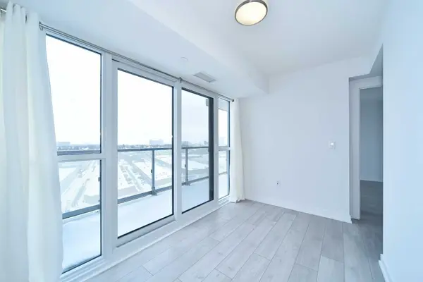 225 Village Green SQ #1308, Toronto E07, ON M1S 0L3