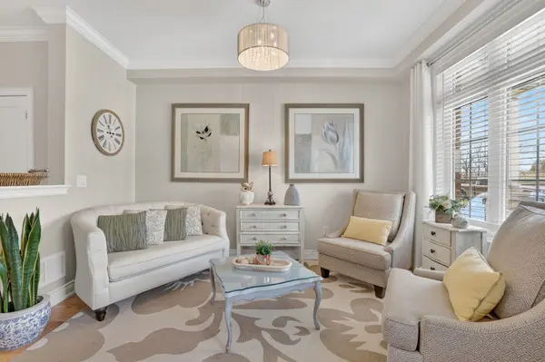 347 Luck CT, Newmarket, ON L3X 0J5