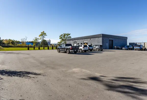 10 Lockhart RD, Barrie, ON L4N 9G8