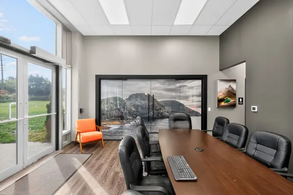 10 Lockhart RD, Barrie, ON L4N 9G8