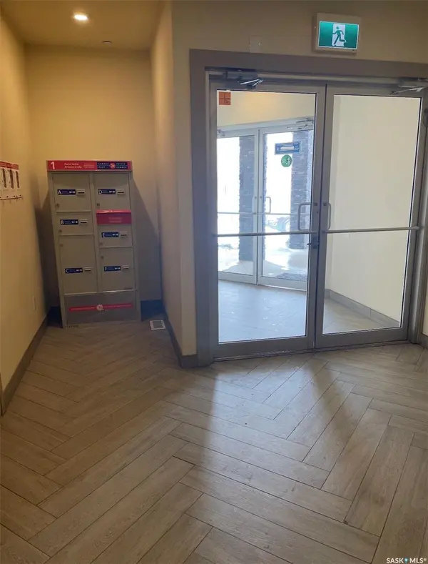 142 Pawlychenko LANE #126, Saskatoon, SK S7V 0N7