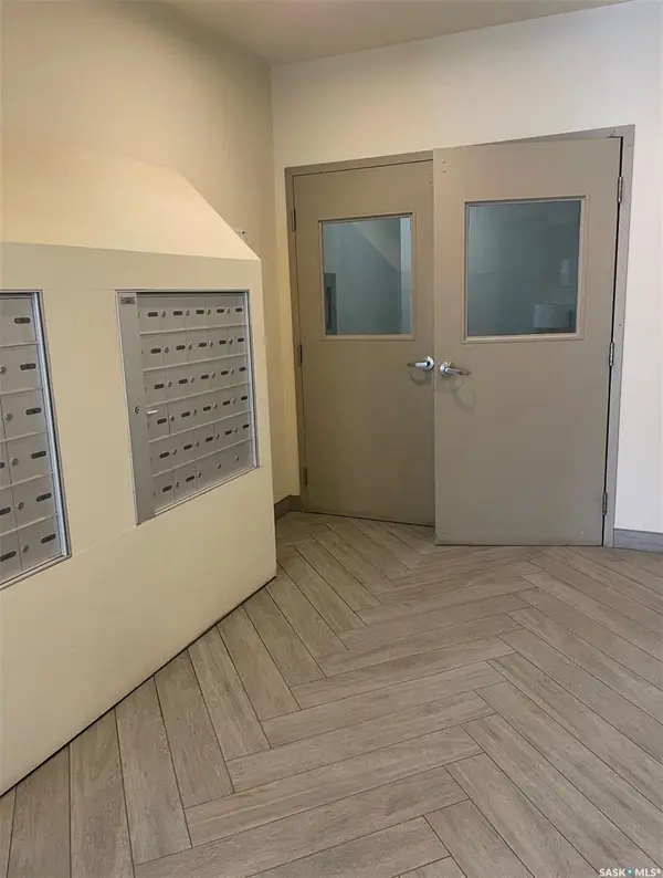 142 Pawlychenko LANE #126, Saskatoon, SK S7V 0N7