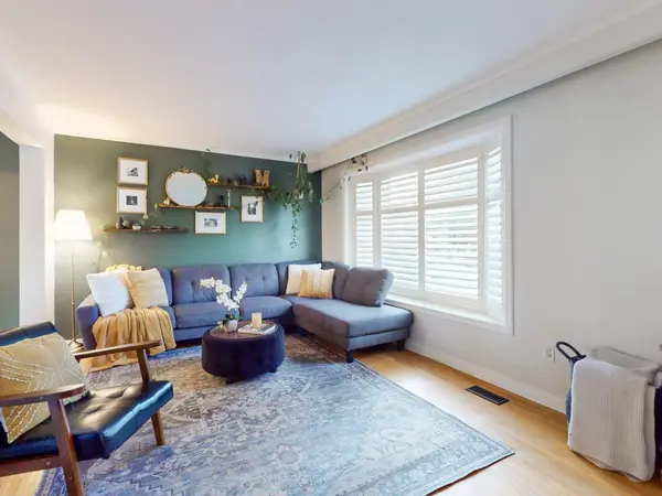 22 Chestnut AVE, Brampton, ON L6X 2A5