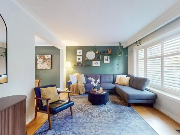 22 Chestnut AVE, Brampton, ON L6X 2A5