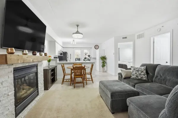 4003 Kilmer DR #207, Burlington, ON L7M 4M1