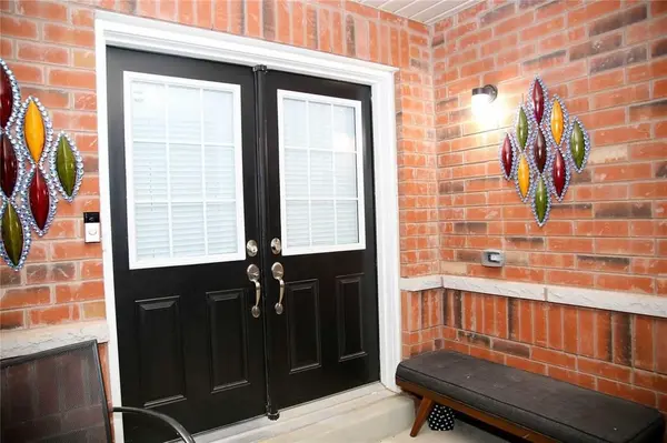 647 Mockridge TER S, Milton, ON L9T 8W1