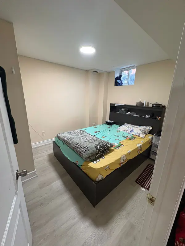 84 Tideland DR, Brampton, ON L7A 2W1