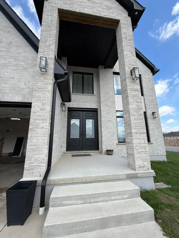 76 Hazelwood PASS, Thames Centre, ON N0L 1G5