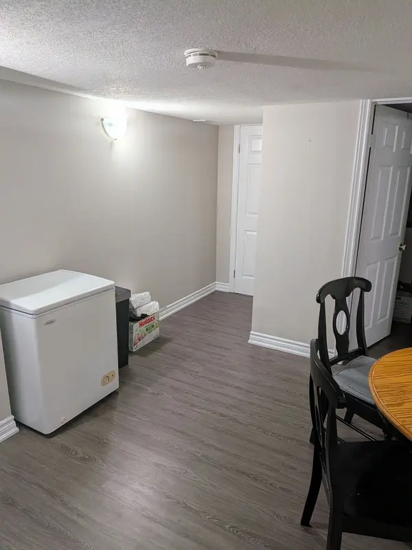 90 PENELOPE DR, Kitchener, ON N2N 3C5