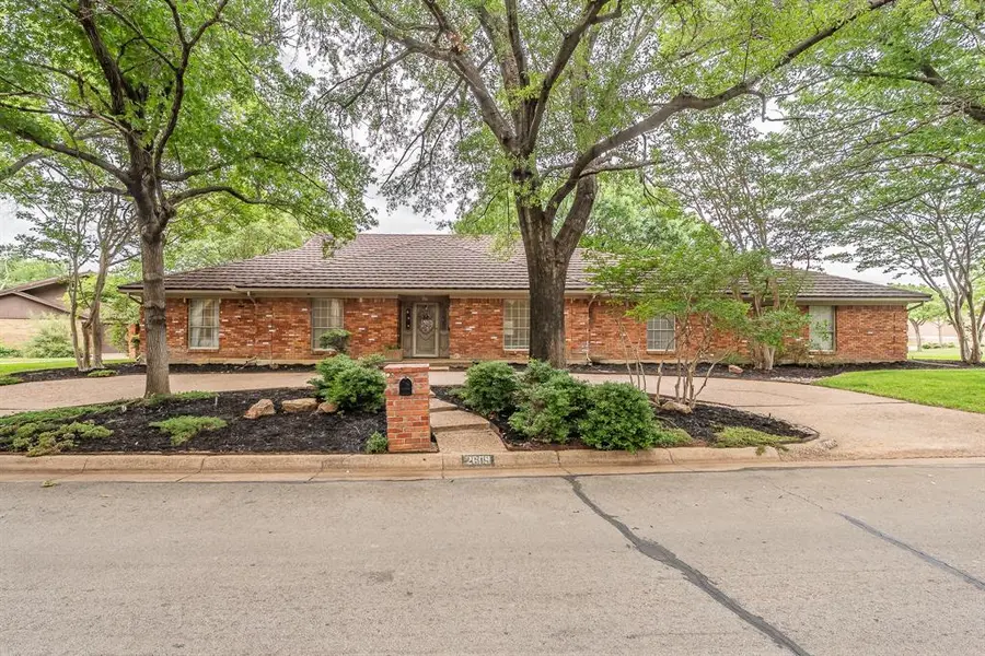 2609 Shadow Ridge Drive, Arlington, TX 76006