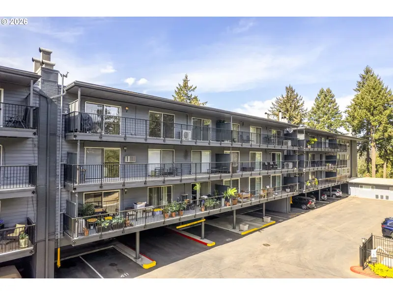 200 BURNHAM RD #303, Lake Oswego, OR 97034