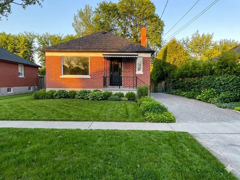 859 Grierson ST #Main, Oshawa, ON L1G 5K1