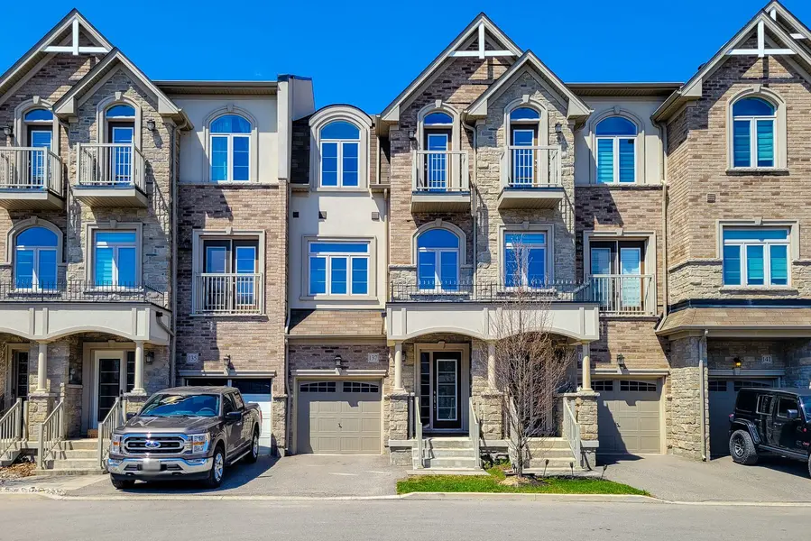 137 Borers Creek CIR, Hamilton, ON L8B 1W3