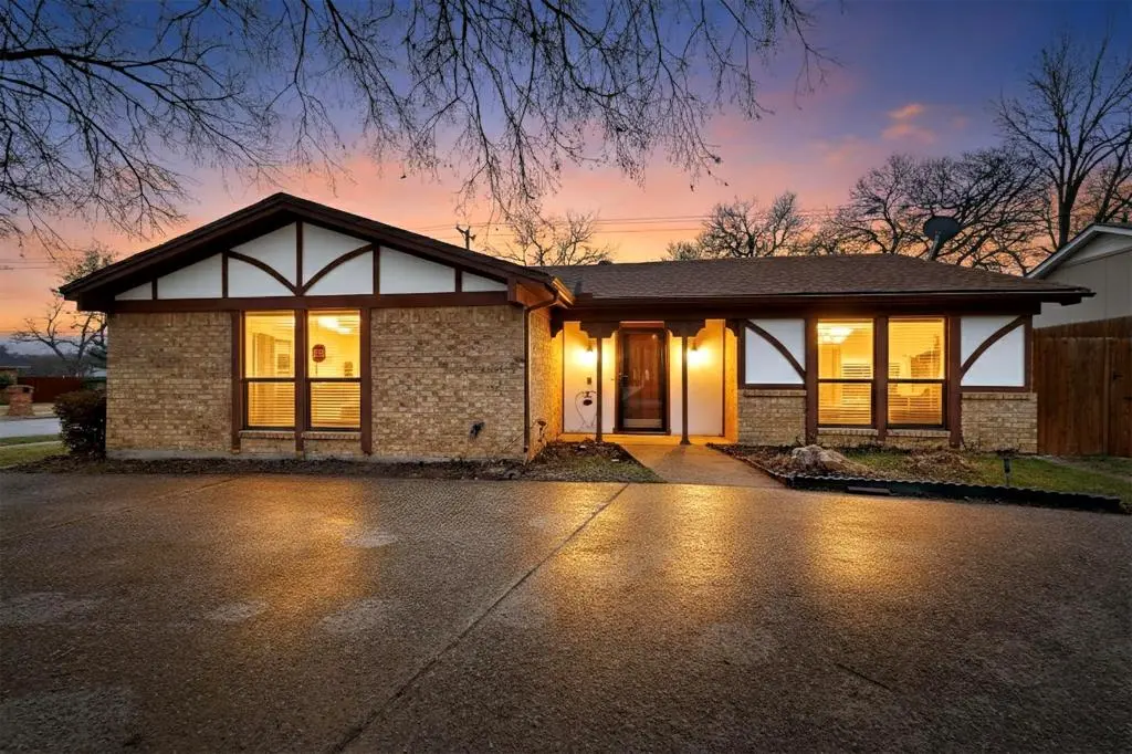 1724 Post Oak Drive, Bedford, TX 76021