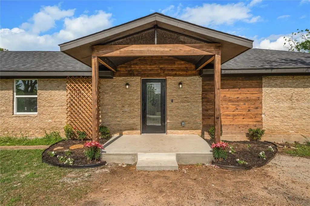 1265 Houston Street N, Lorena, TX 76655