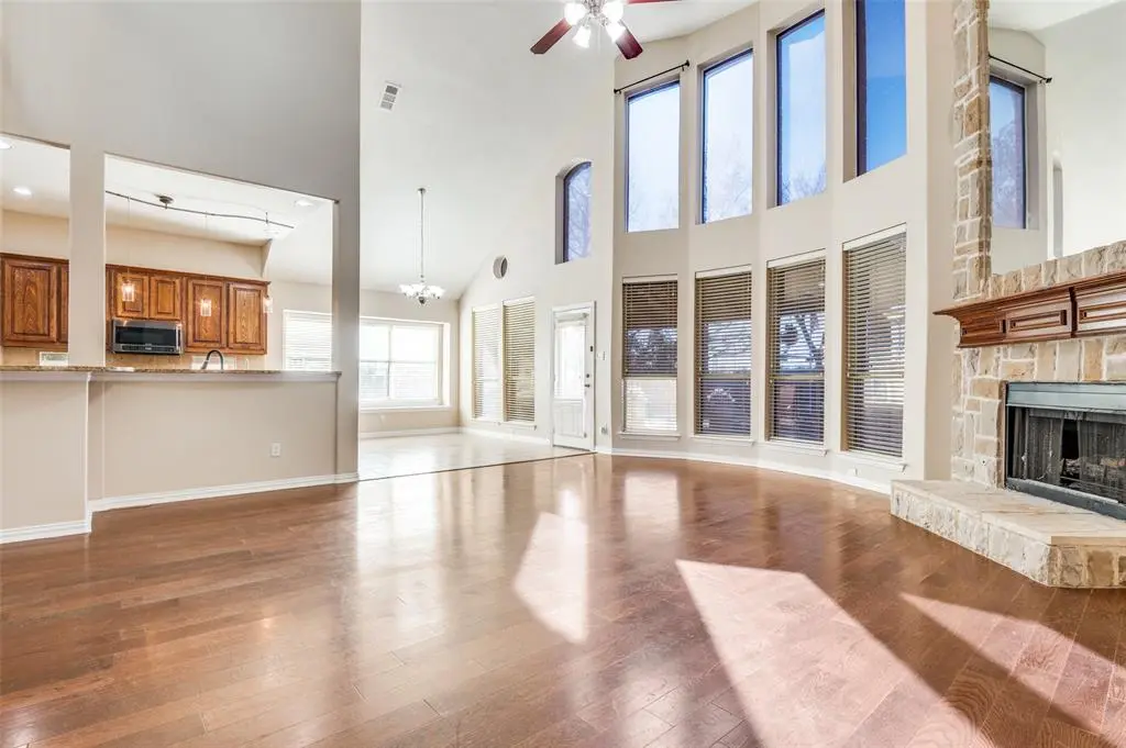 2260 Bald Eagle Way, Grand Prairie, TX 75052