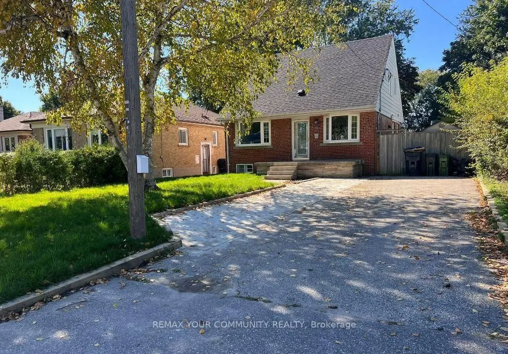 16 Robertsfield CRES, Toronto E04, ON M1R 2X2