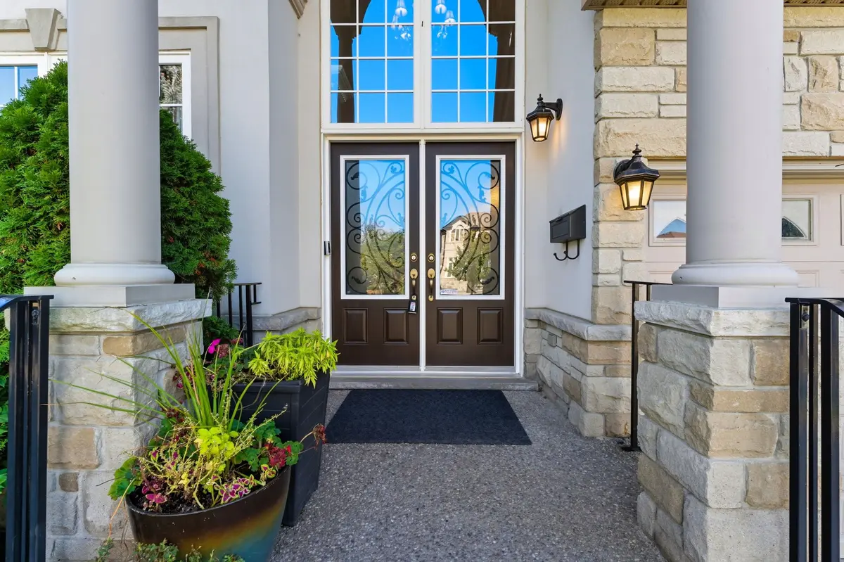 20 Lorupe CT, Hamilton, ON L9G 0C8