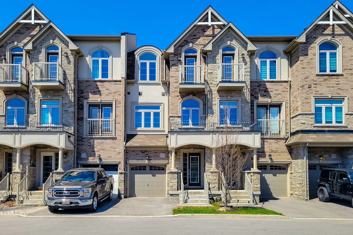 137 Borers Creek CIR, Hamilton, ON L8B 1W3