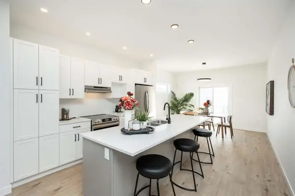 23 Parkrose PL, St Adolphe, MB R5A 0B4