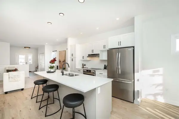 23 Parkrose PL, St Adolphe, MB R5A 0B4