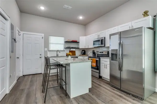 1425 Evans Avenue, Fort Worth, TX 76104