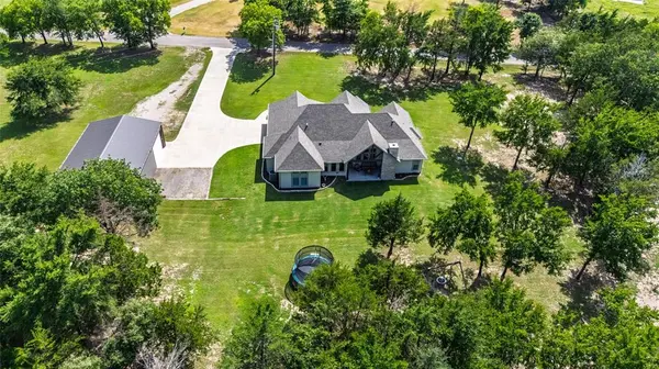 3917 County Road 3323, Greenville, TX 75402