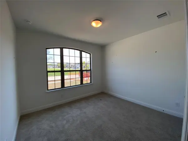 310 Devonshire Drive, Greenville, TX 75401