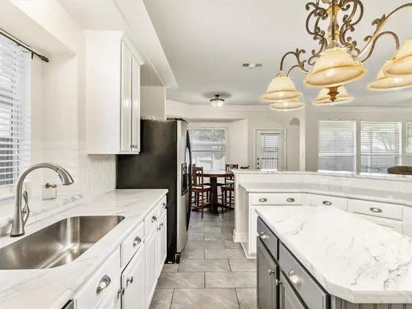 7121 Raintree Way, Denton, TX 76210