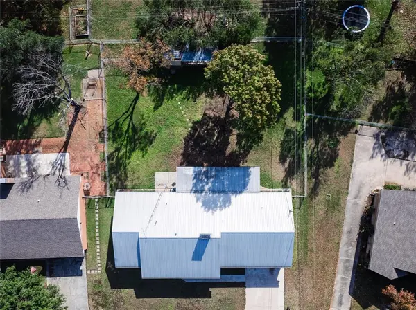 1911 College Street, Gainesville, TX 76240