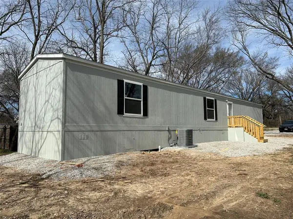 7699 Peden Road, Azle, TX 76020