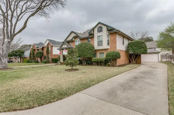 3438 Spring Willow Drive, Grapevine, TX 76051