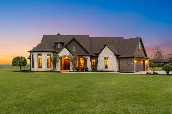 2023 Twin Creeks Circle, Pilot Point, TX 76258