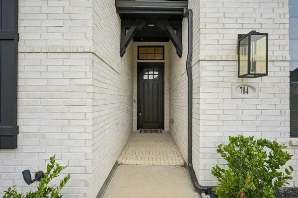 704 Colt Drive, Aubrey, TX 76227