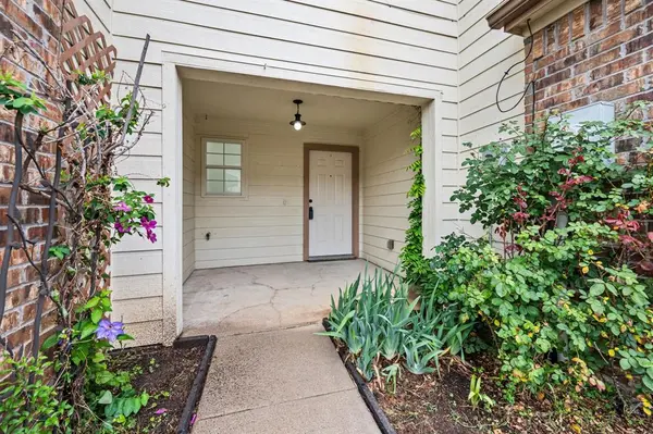 12607 Oceanside Drive, Fort Worth, TX 76040