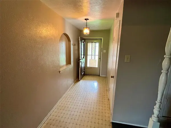 858 Lexington Drive, Lancaster, TX 75134