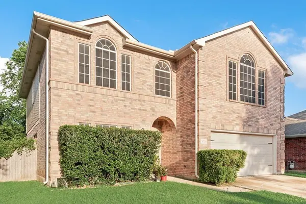 5715 Creekhollow Drive, Arlington, TX 76018