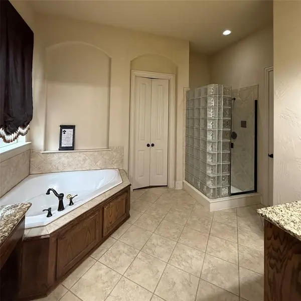 405 Preston Creek Drive, Mckinney, TX 75072