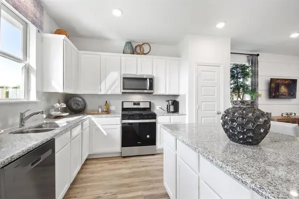 8224 Korat Vista Vista, Godley, TX 76044