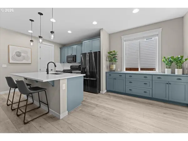 1727 NE 15TH AVE, Canby, OR 97013