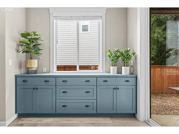 1727 NE 15TH AVE, Canby, OR 97013