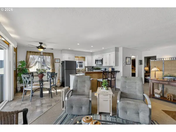 24800 NW St Helens RD #L10, Portland, OR 97231