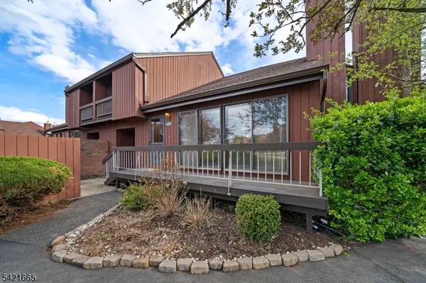 29 Bloomingdale Dr #1C, Hillsborough Twp., NJ 08844