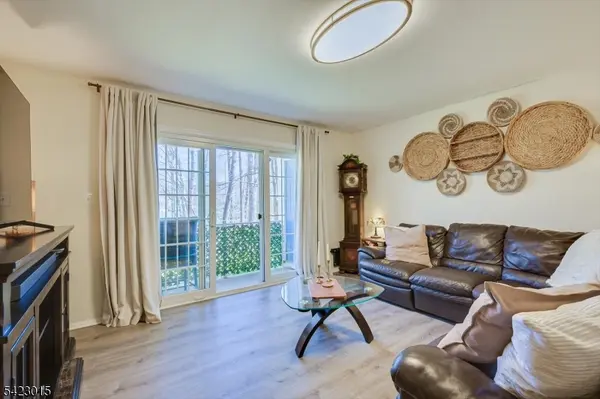 95 Sapphire Ln, Franklin Twp., NJ 08823